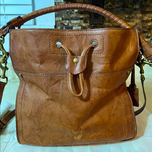Frye Handbags - Frye Melissa leather bucket shoulder/crossbody bag
